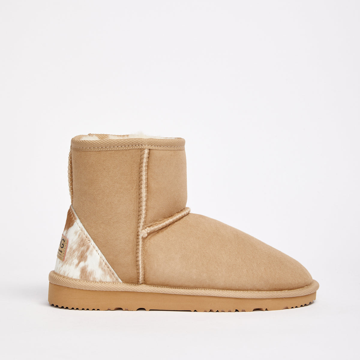 Ugg classic mini ii sand 2025