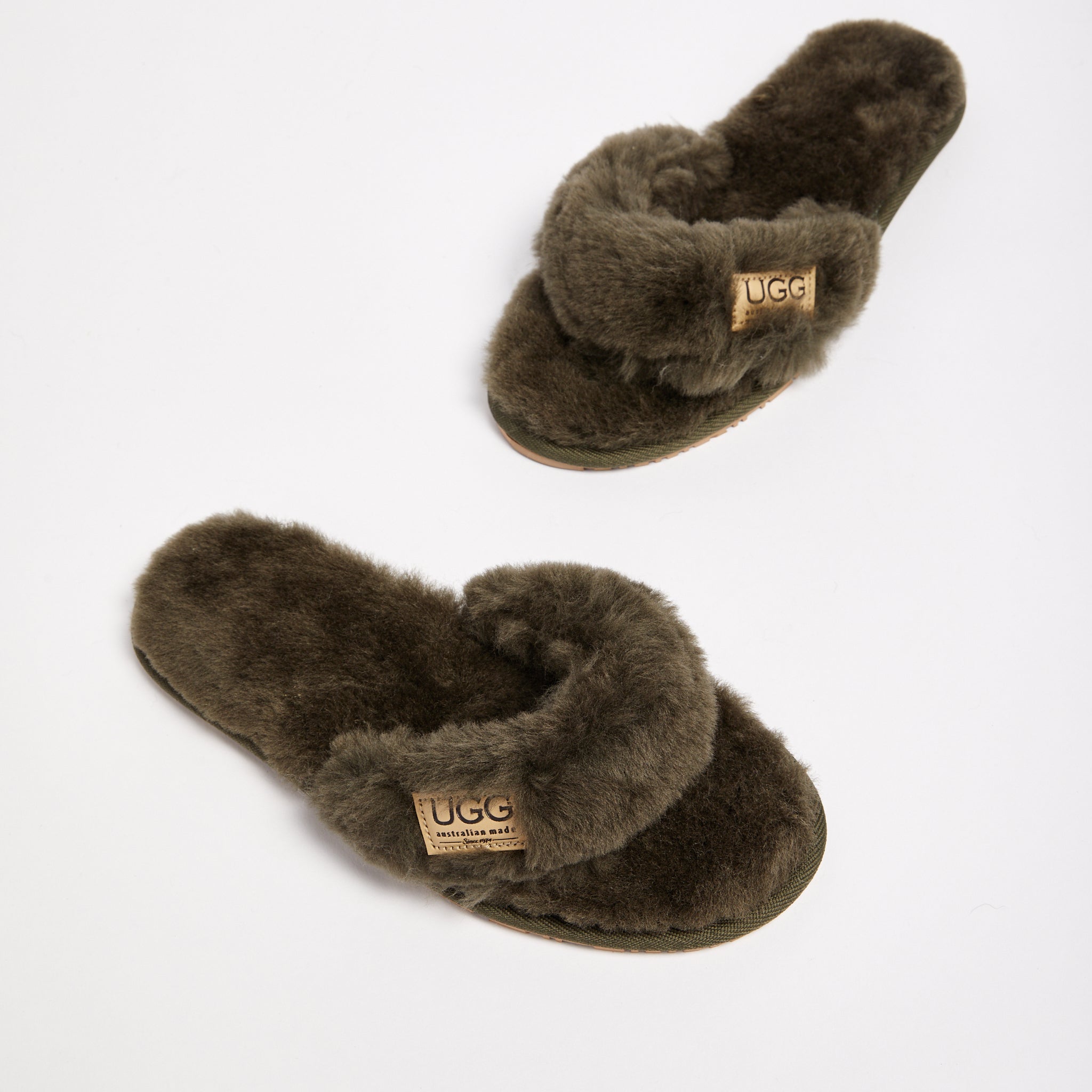Thong store ugg slippers