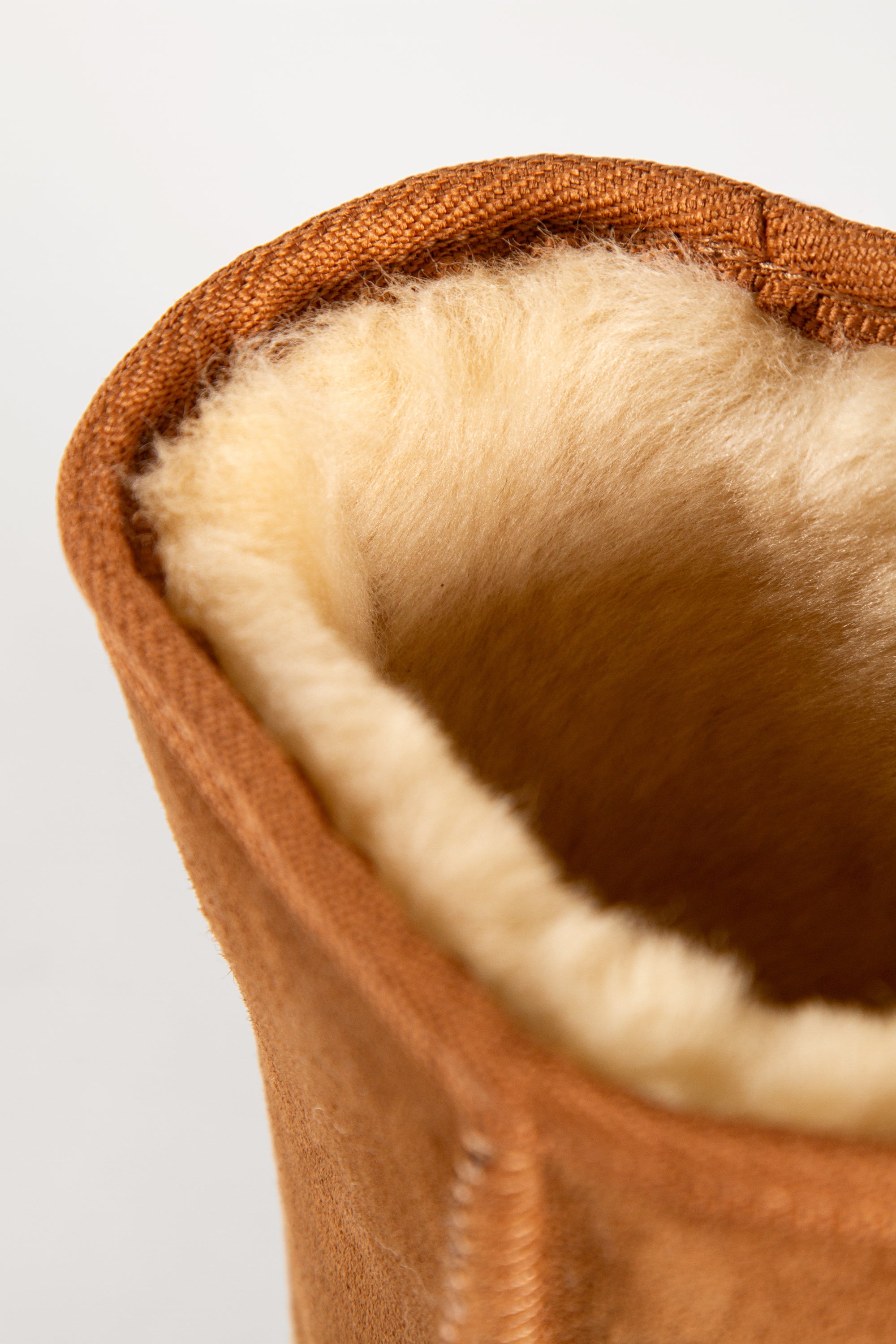 how to clean uggs