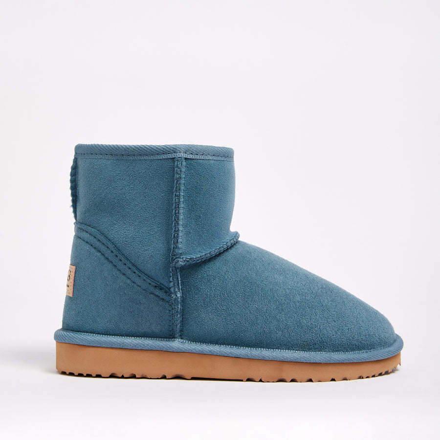 Women s UGG boots Limited edition Polar UGG Since 1974