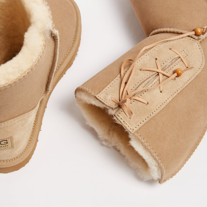 Women&#39;s Lace Up Mid