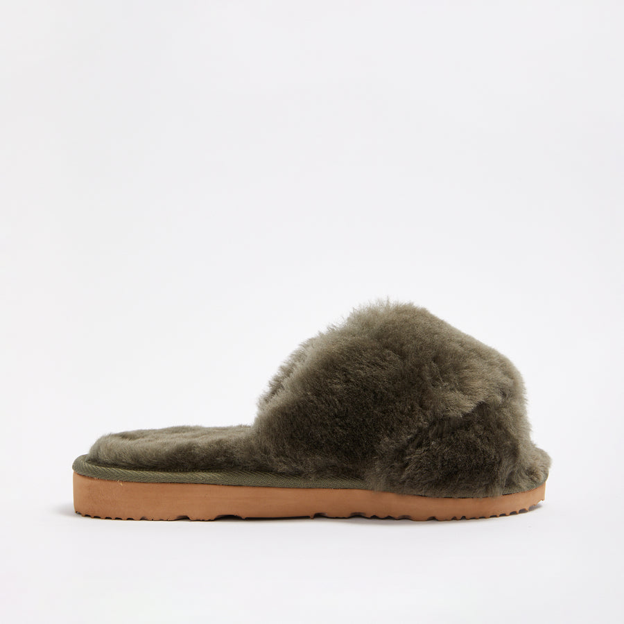 Criss Cross UGG Since 1974